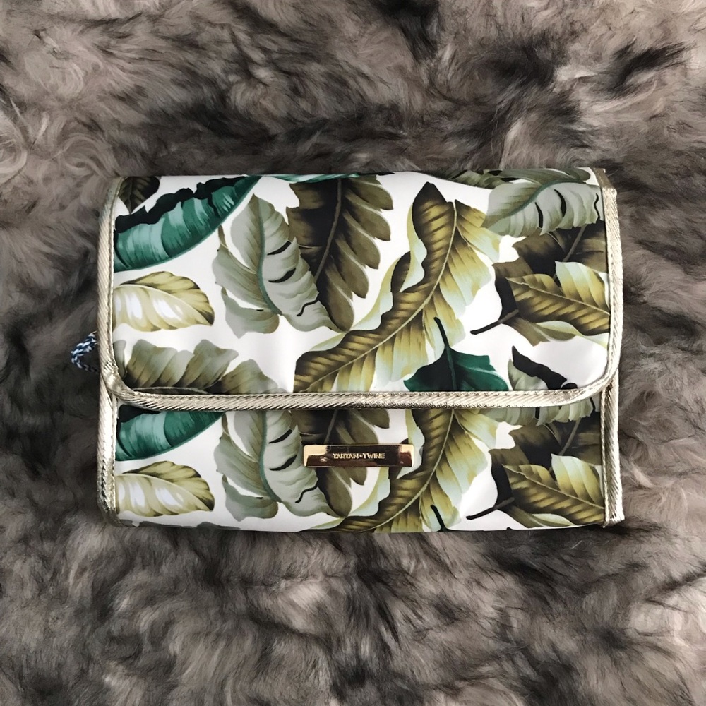 Tarte + Twine hanging valet cosmetic bag